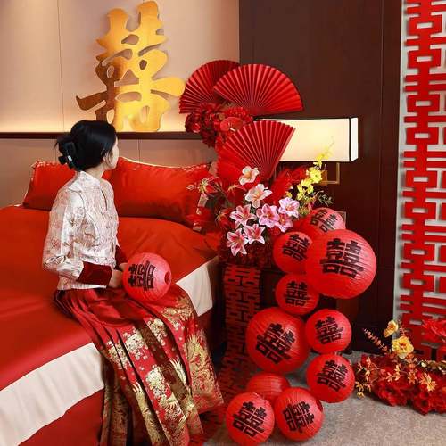 婚房布置套装结婚新房卧室床头红色喜字花簇婚礼晨袍拍照背景装饰