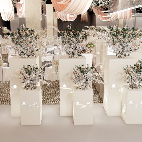 新款婚庆铁艺舞台道具婚礼路引装饰几何方框展示台灯光迎宾大摆件