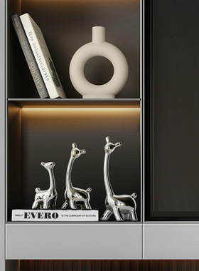 创意简约轻奢电镀银陶瓷小鹿一家四口摆件电视机柜酒柜桌面装饰品