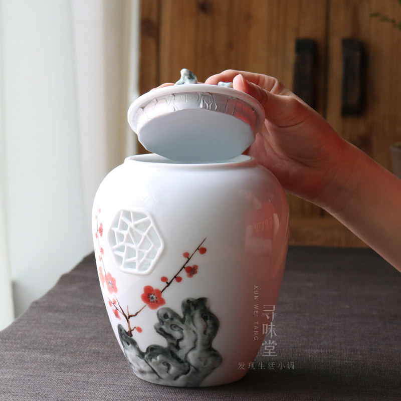 现货速发手绘寒梅茶叶罐太湖石窗花中式雅致家用陶瓷储茶密封罐