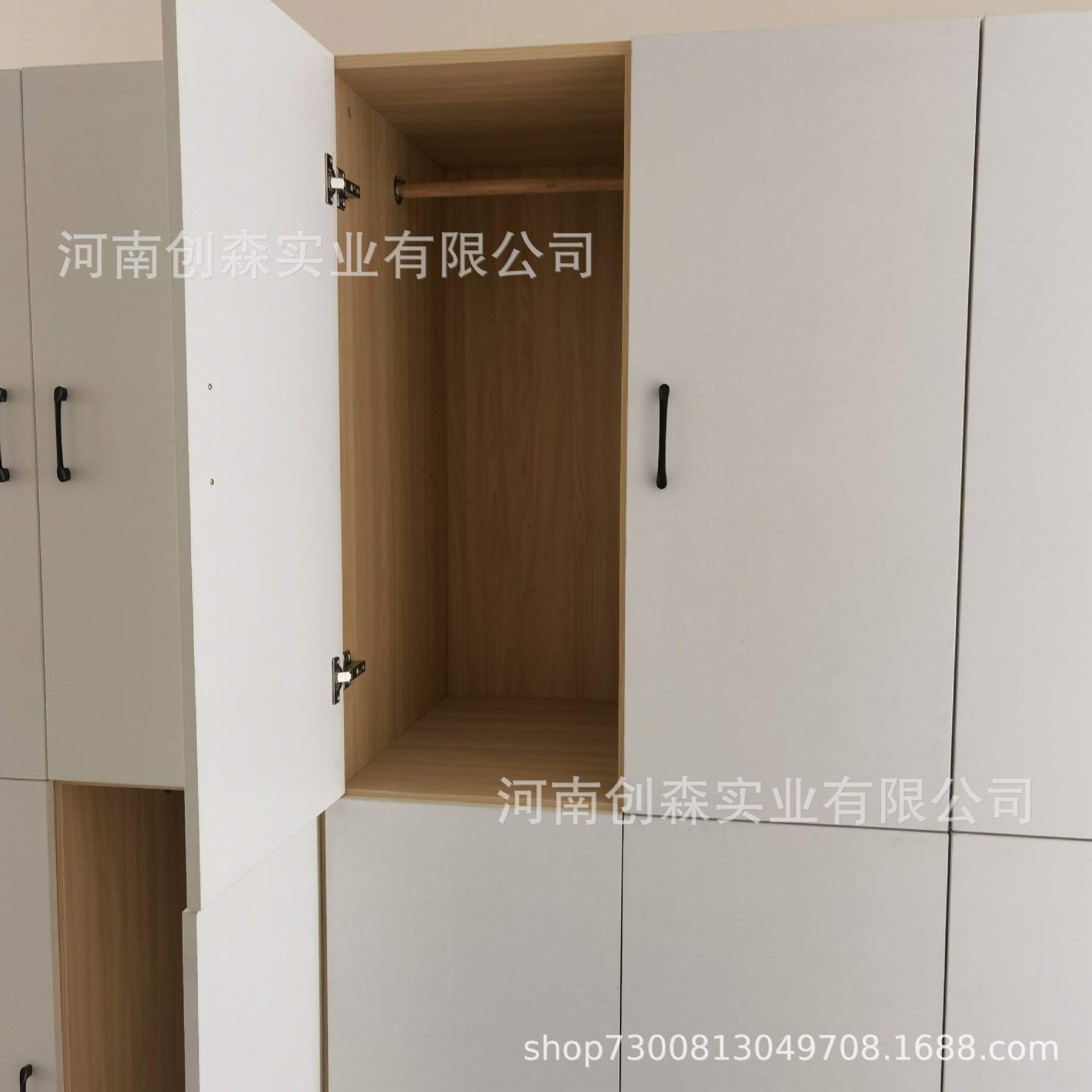 卧室衣柜学校宿舍更衣柜公寓实木衣柜 四门更衣柜六门更衣柜