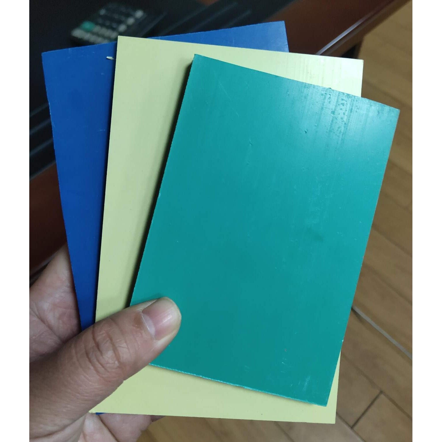 供应高密度PVC彩色硬板绿色PVC板易雕刻加工环保模型雕刻材料