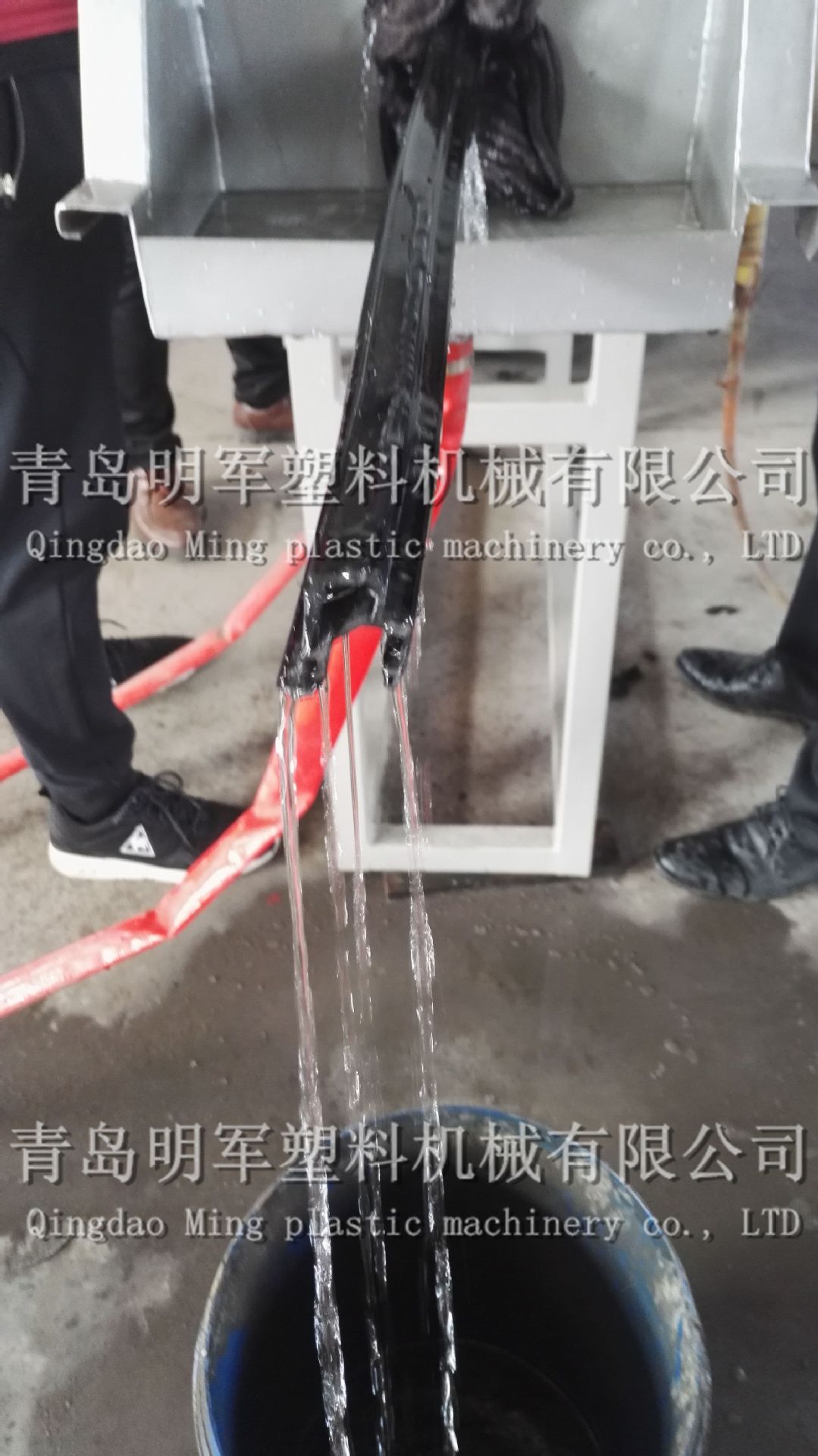 单螺杆PE/PVC管材LED灯罩设备