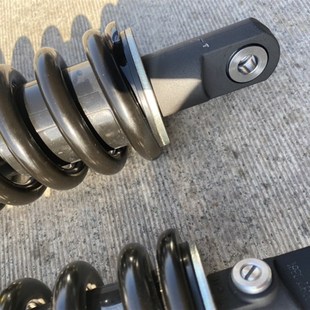 钱江摩托赛600增高335黄龙600黄巡600追600通用KYB后减震器