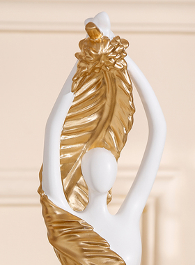 创意北欧风吊脚坐姿人物艺术摆件高级轻奢玄关隔断客厅酒柜装饰品