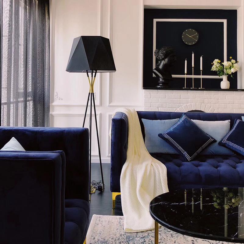 创意黑色三脚落地灯后现代简约客厅立式台灯北欧设计师轻奢风地灯