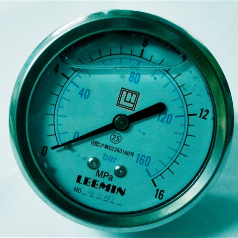 LH 轴向耐震压力表 背接式液压表後接螺纹油压表充油压力表