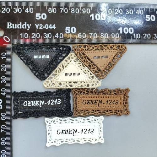 服装辅料服饰miumi三角长方形布绣标复古新款高质量男女装百搭