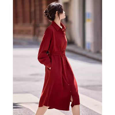 气质高级感红色连衣裙女春秋2025年新款法式赫本风女神范衬衫长裙