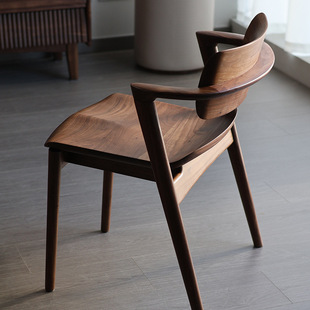 北美黑胡桃木实木原木川上椅家用半扶手餐椅北欧简约小户型休闲椅