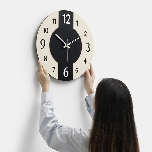 wozoom屋准圆形创意时钟表2024新款免打孔钟表挂钟客厅家用现代