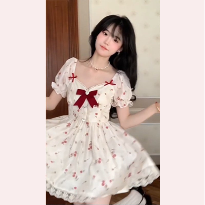 速发公码甜美大蝴风蓬蓬裙主蝶结方领连衣裙夏装收腰蕾丝碎花裙
