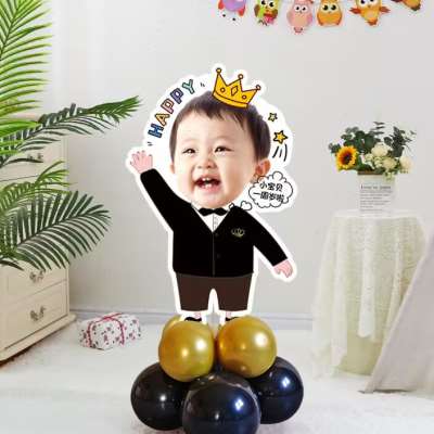 生日人形立牌百日宴布置迎宾牌满月宝宝头像照片周岁大头娃娃kt板
