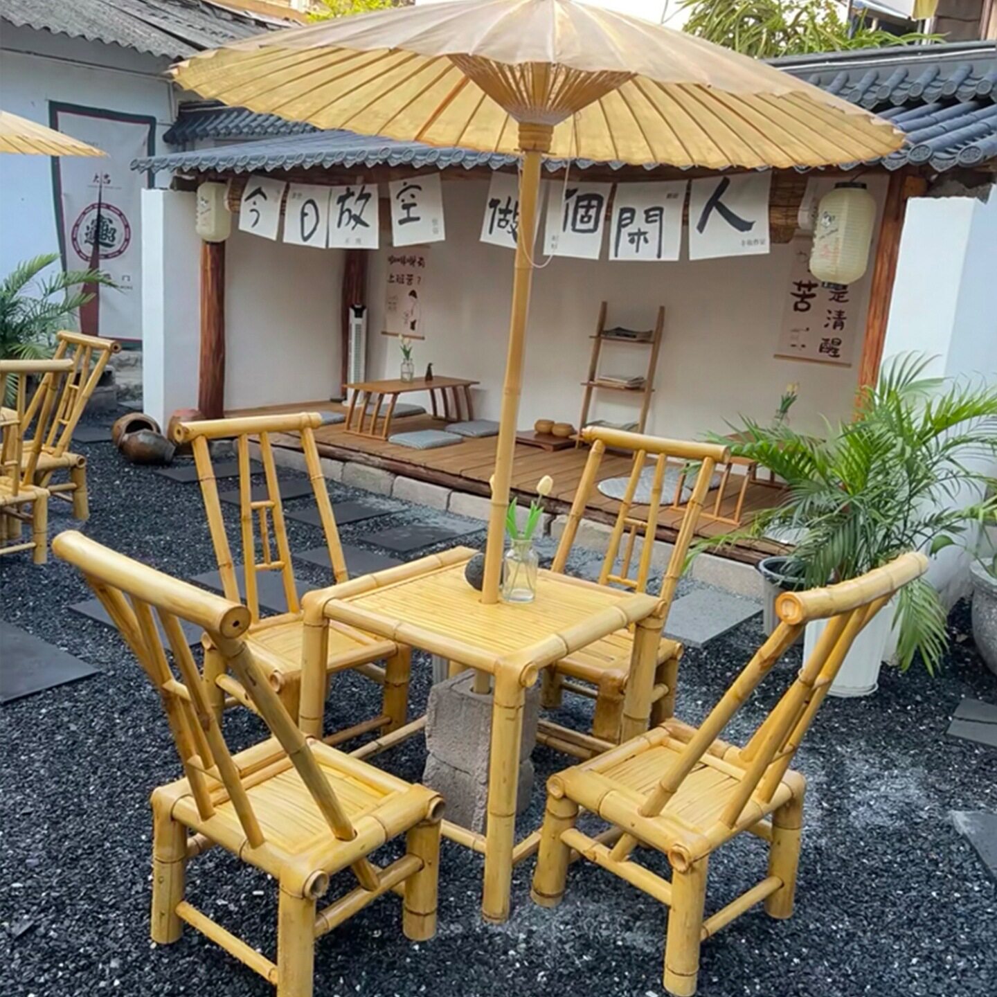 老式竹靠背椅围炉煮茶民宿