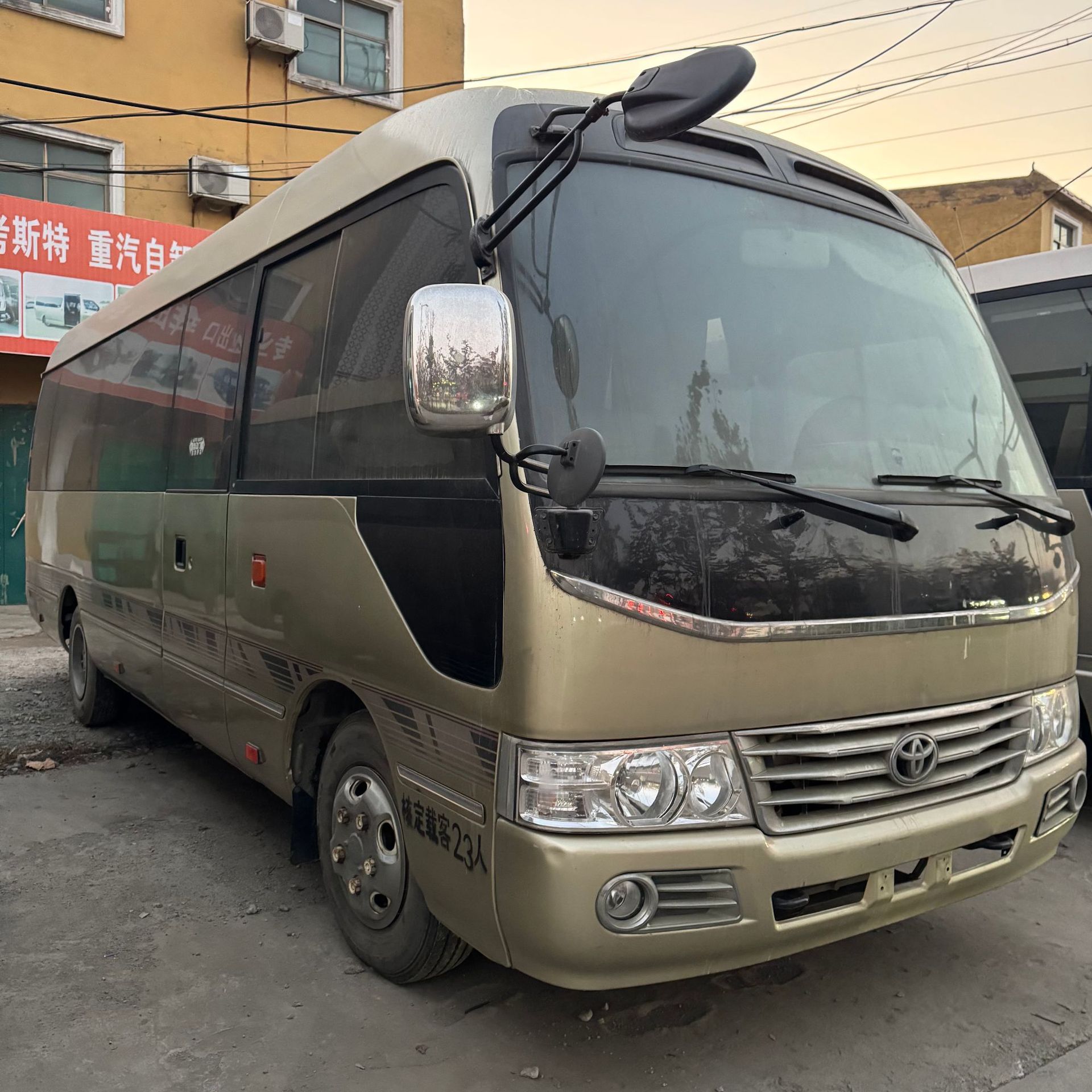 出口版 考斯特中型客车 19-23座欧三电动门 中巴老款 考斯特客车