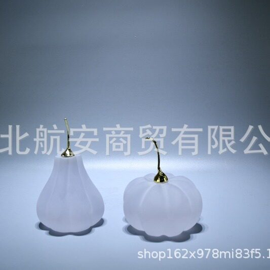 现代简约创意树脂金属梨子南瓜摆件样板间桌面茶几电视柜饰品