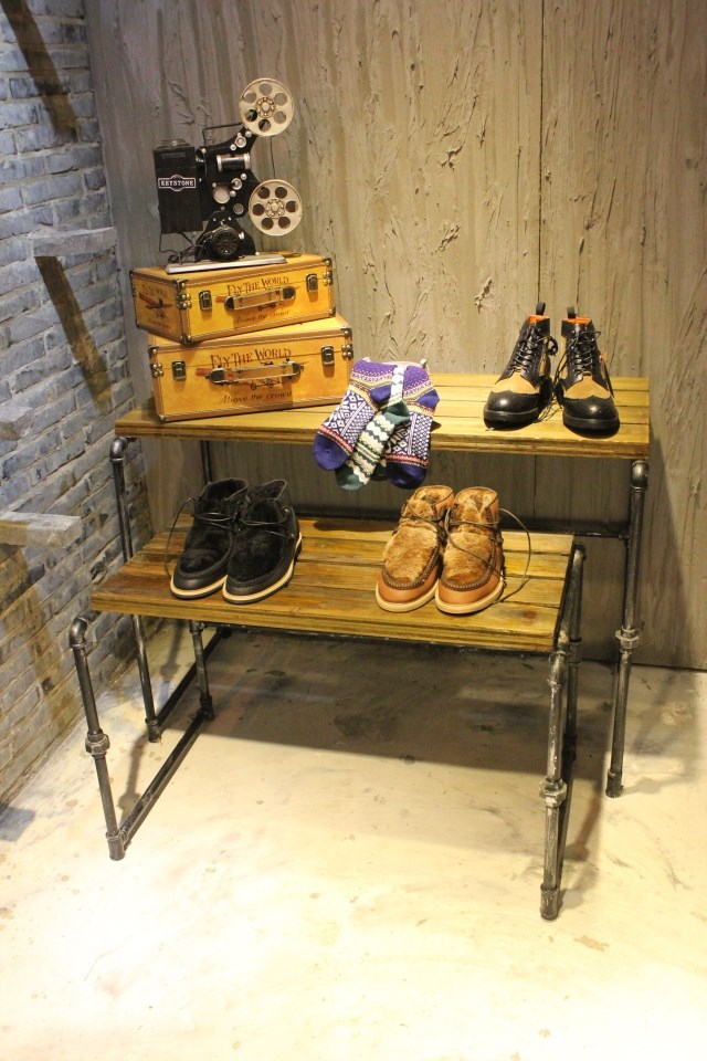 美式做旧铁艺水管服装展示架