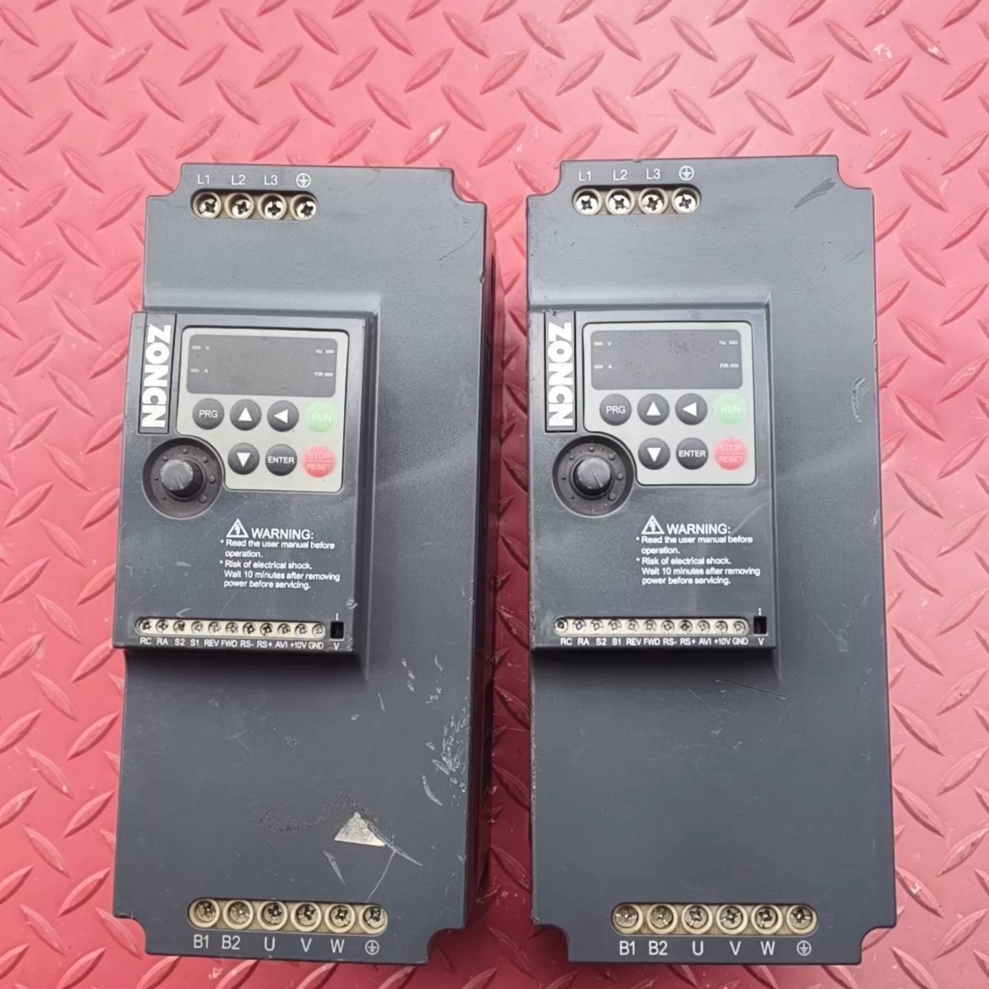 可维修众辰变频器NZ200-11GY-4 成色如图所得议价