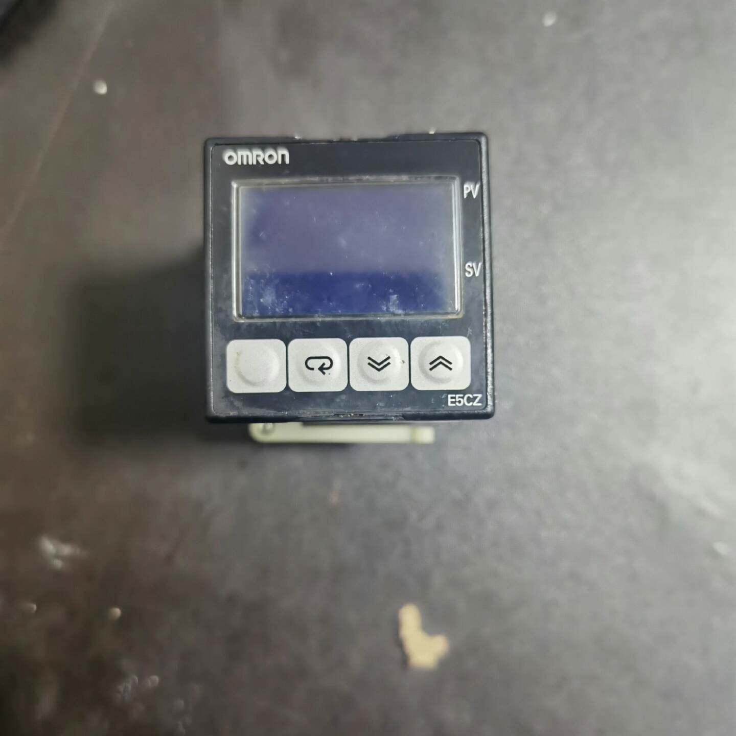 可维修欧姆龙温控仪 E5CZ-02MT,成色如图,功能正常售议价