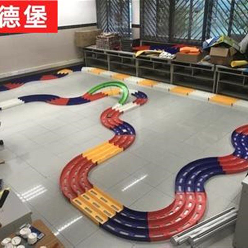 四驱车比赛专用赛道高速跑道三双轨拼装零速争霸轨道配件家用大型