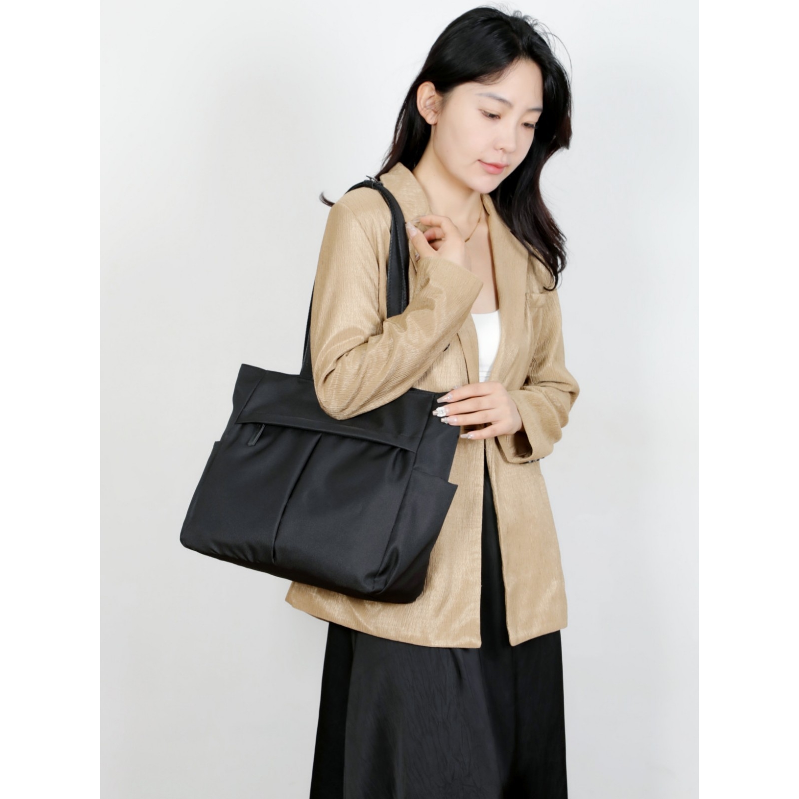 日本品质尼龙单肩包新款简约时尚托特包女士斜跨大容量手提流行托