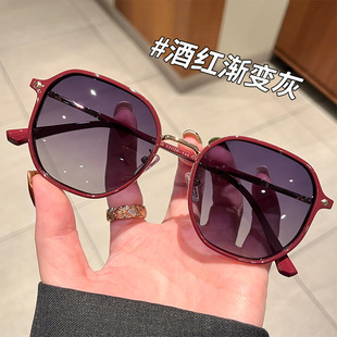 潮流近视高级感防紫外线开车专用方圆太阳 日本品质偏光墨镜女新款
