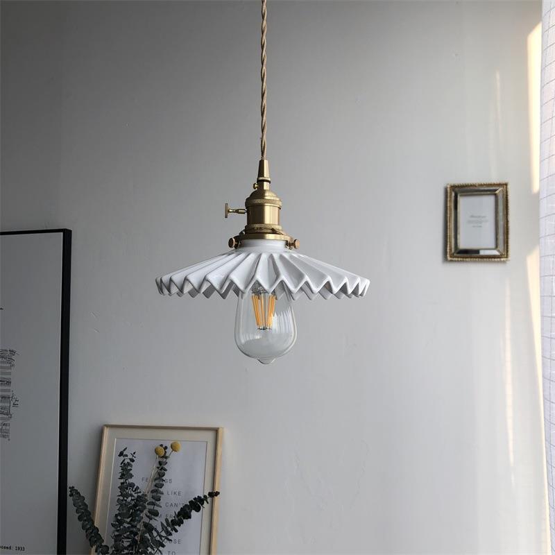 北欧白色百褶陶瓷吊灯日式餐厅民宿吧台床头卧室客厅复古黄铜壁灯