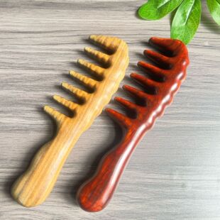 阿根廷绿檀木梳加长柄头部经络按摩紫檀木宽齿梳子木质梳子