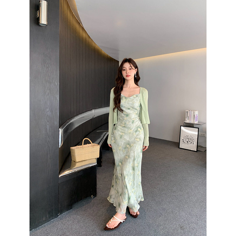 诠释美 NEWOPEN 25年夏法式轻熟风名媛气质吊带碎花连衣裙女S5257