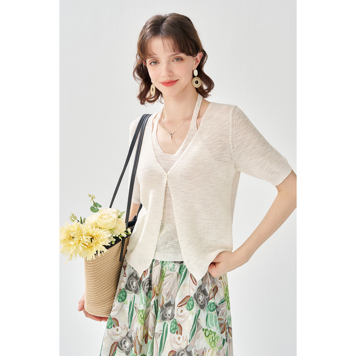 2025夏款针织低领短袖针织开衫上衣薄款透气修身百搭针织衫女