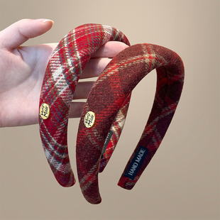 苏小北红色毛呢格子发箍女2024秋冬新款压碎发头箍显白高颅顶发卡