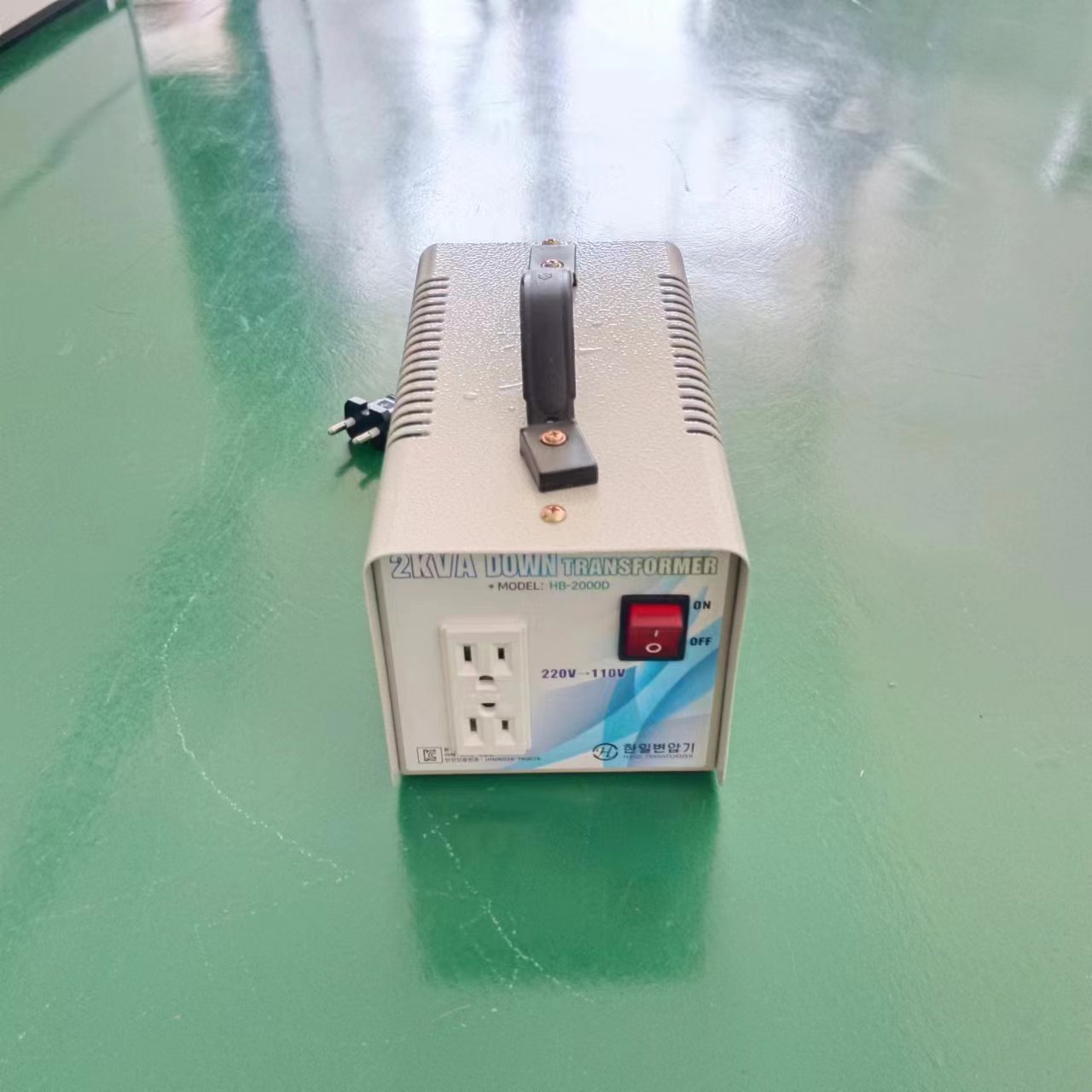 110V转220V/2000VA出国变压器
