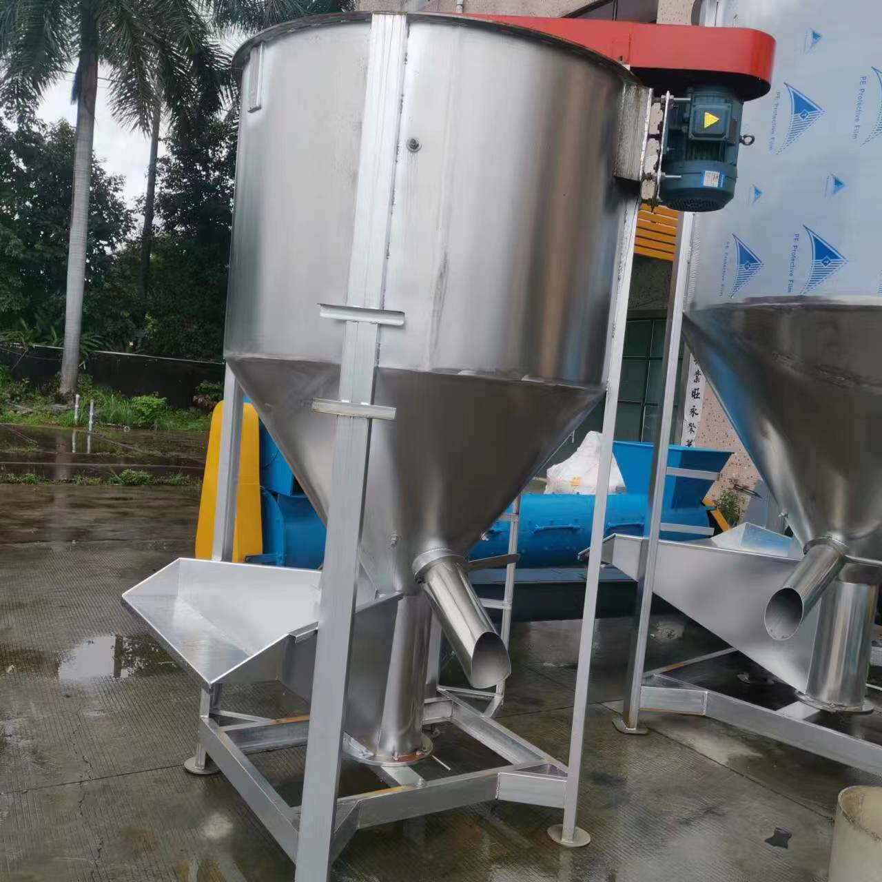 螺旋叶片混料机加热烘干搅拌机立式塑料加热搅拌机大米大豆混料机