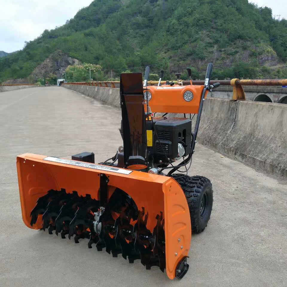 牡丹江市小型汽油抛雪机一机多用款扫雪机清雪机小巧灵活省时省事