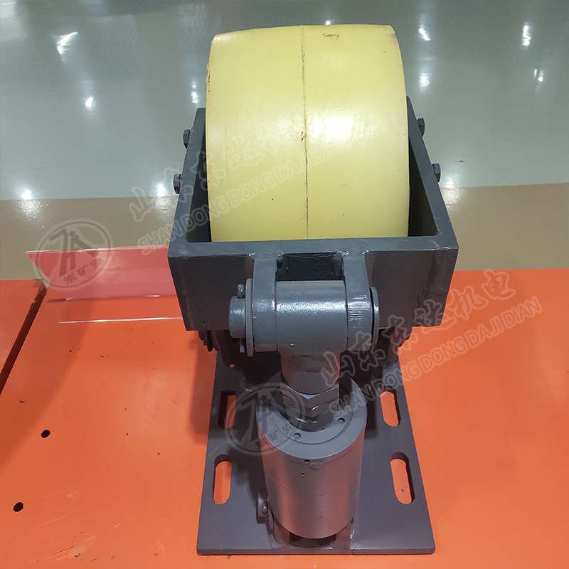 双轮LS45滚轮罐耳碟簧缓冲三锁紧结构矿山立井副井提升容器