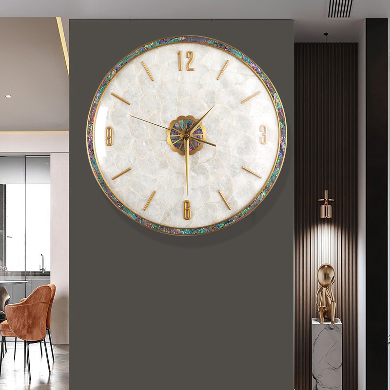 欧式挂钟轻奢现代北欧简约圆形黄铜静音贝壳时钟石英钟表挂墙客厅