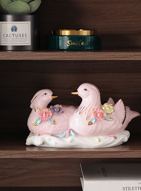 创意鸳鸯摆件一对陶瓷旺姻缘卧室床头装饰品家居结婚送礼礼品摆设