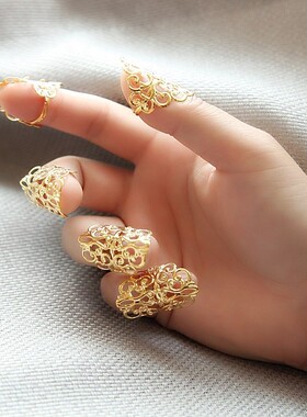 护甲套日常指甲简约防护保护防断女甲环戒指装饰盖指甲美观好看。