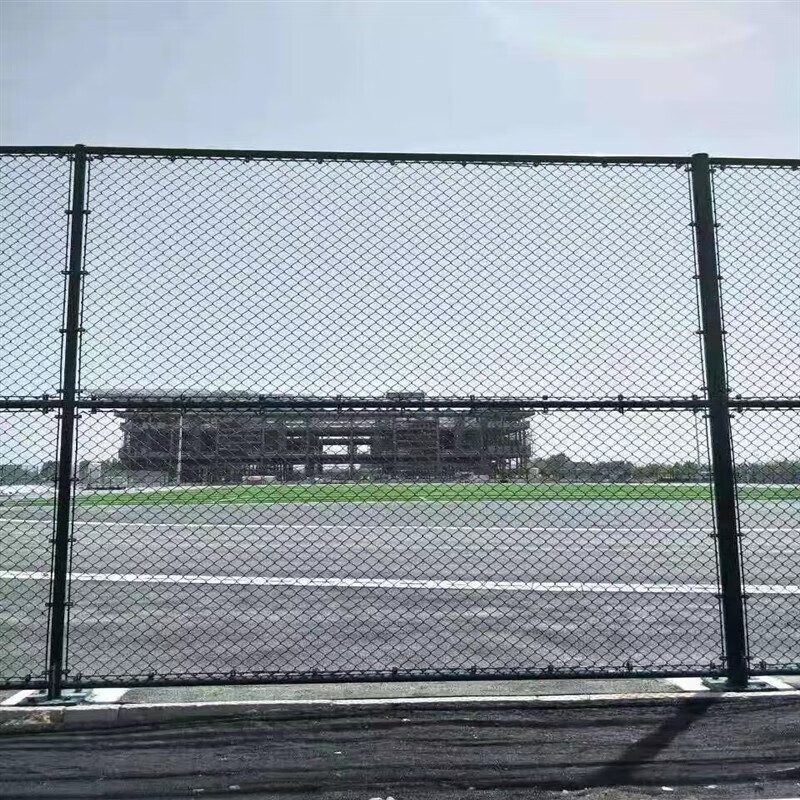 新品体育场铁丝网球场围栏足球护栏网运动场O围网隔离网学校勾花