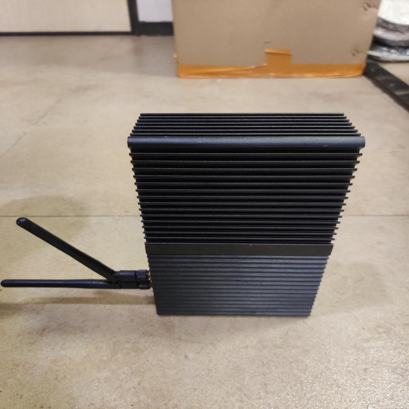 议价Esxi主机 4网口千兆，带无线网卡 8G +32G +