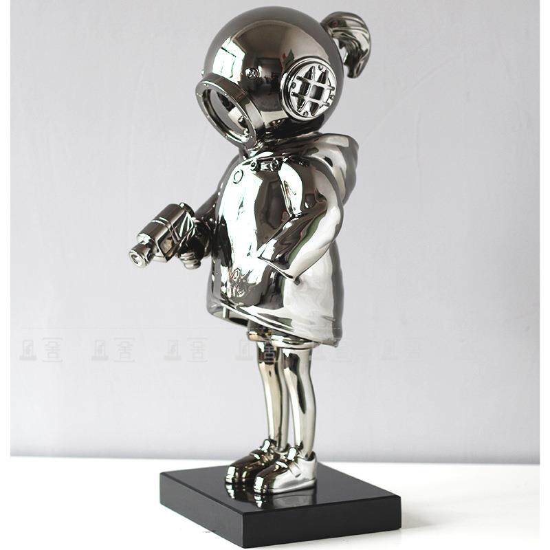 轻奢创意样板间售楼处客厅电视柜玄关展厅人物雕塑探险者家具摆件