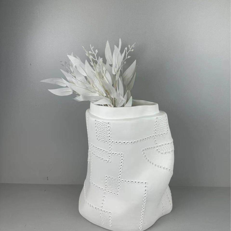 现代北欧白色手工千孔陶瓷扭扭花器花瓶极简售楼部饰品大口摆件