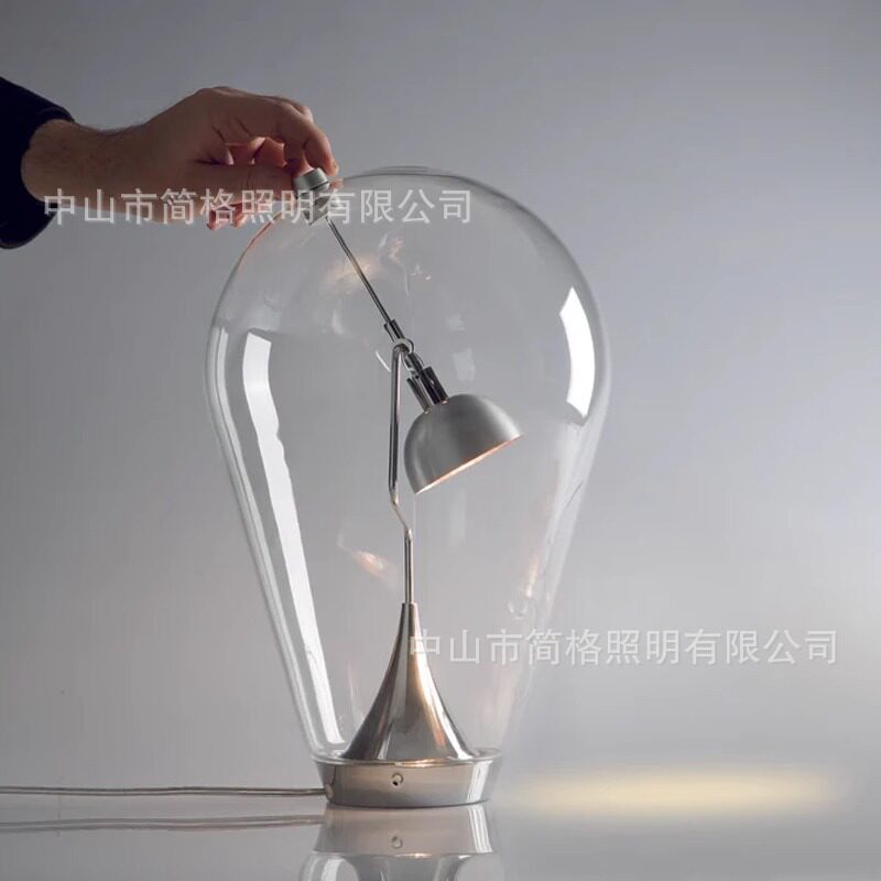 北欧工业风玻璃台灯现代个性设计师办公书桌卧室触摸调光阅读台灯