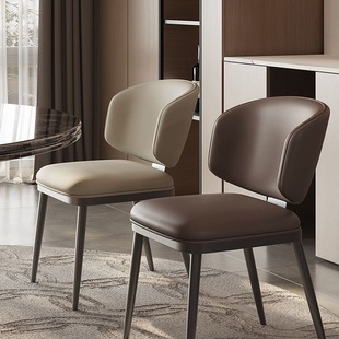 2026北欧网红餐桌椅设计师轻奢家用餐厅酒店大厅餐椅皮质靠背椅子