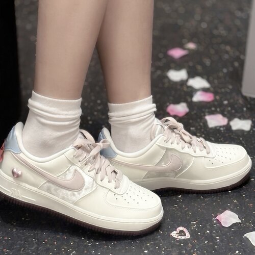 Nike Air Force 1 AF1白粉色 情人节空军女款低帮板鞋IQ4937-161