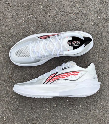 李宁超轻2025篮球鞋