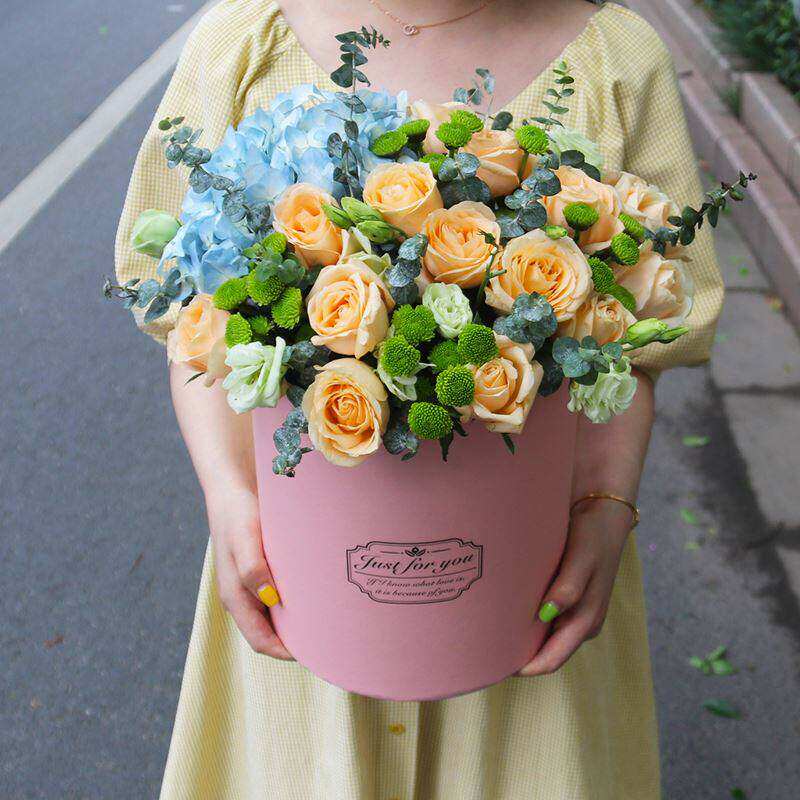 母亲节花束杭州绣球玫瑰混搭手提抱抱桶速递同城南京生日配送