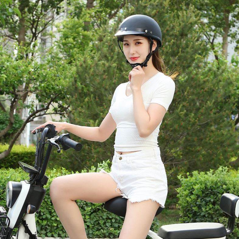 电动摩托车男女士可爱半盔四季轻便式电瓶车帽新品上市头盔