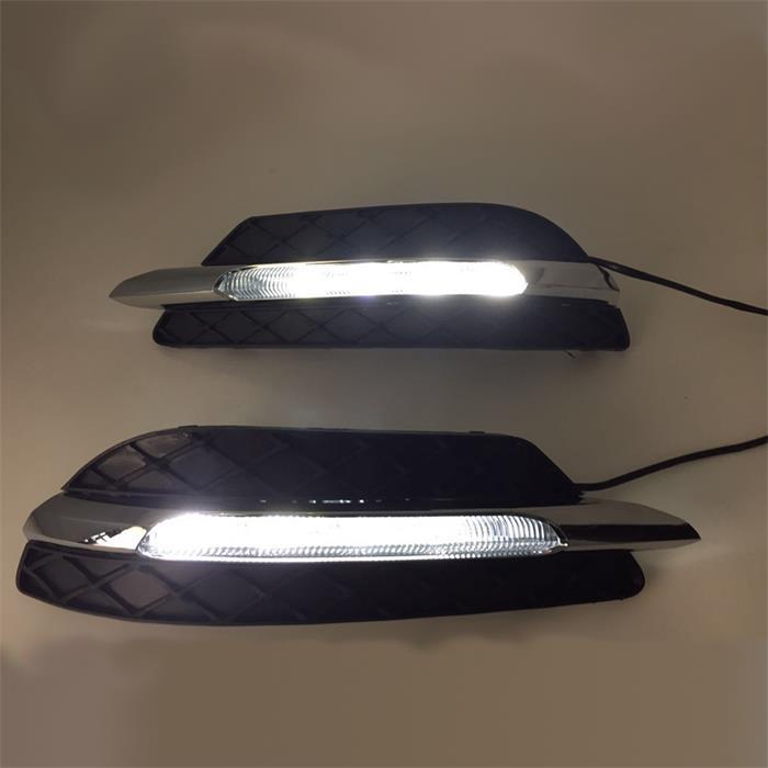 适用奔驰W204C级LED日行灯