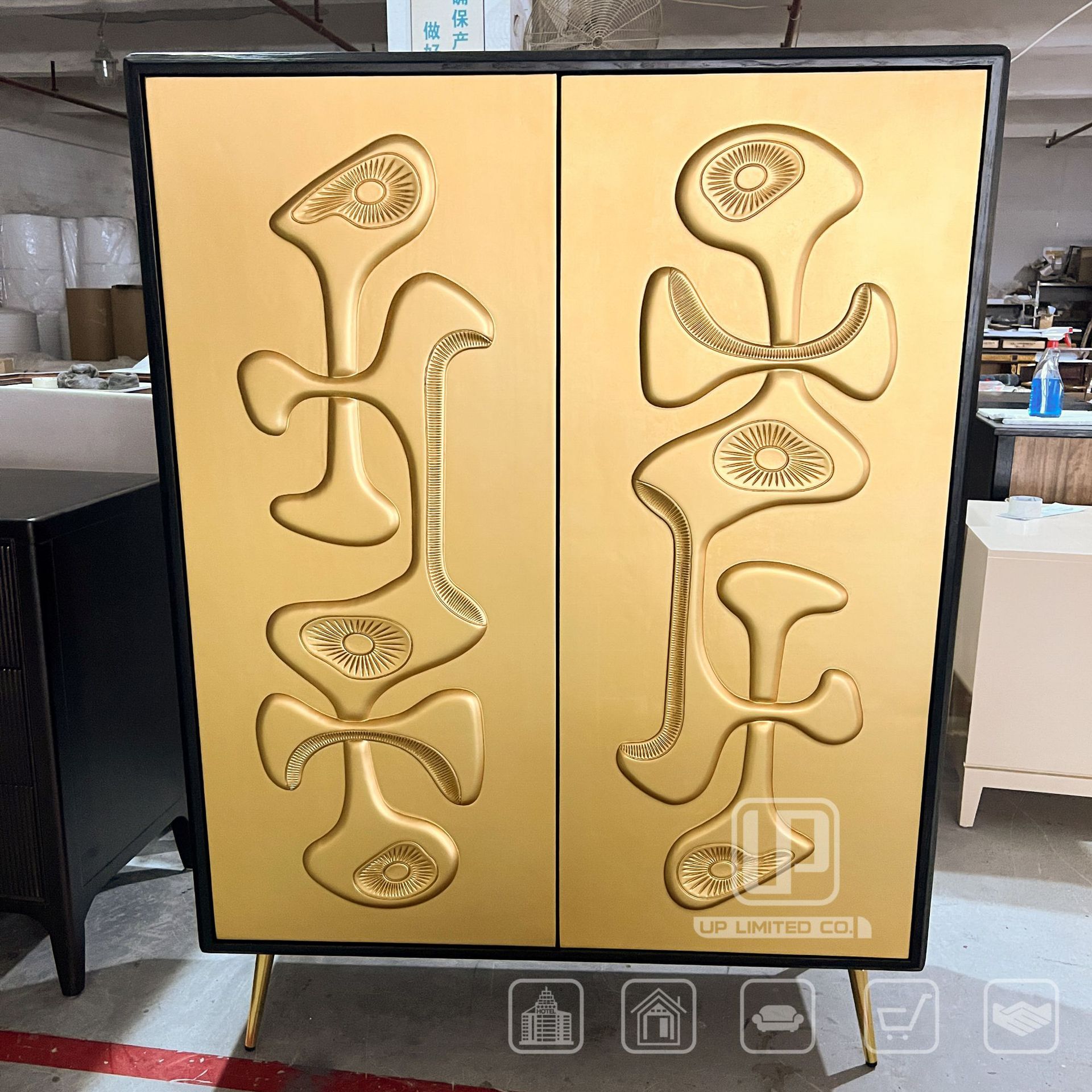 美式轻奢后现代3D雕花双开门柜